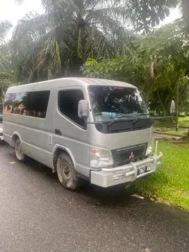 Minibus canter 2011
