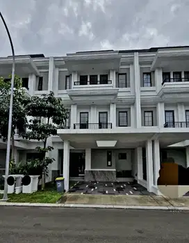 Rumah Di Sutera Winona Alam Sutera - Tipe Wallace Ada Lift