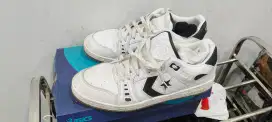 Converse AS-1 Pro White size 42 bekas