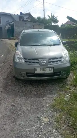 Nissan Grand Livina xv.1.5 manual