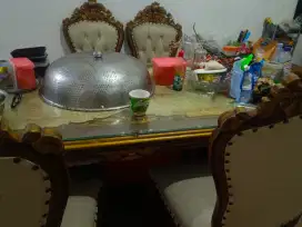 DIJUAL SATU SET MEJA KURSI MAKAN JATI JEPARA