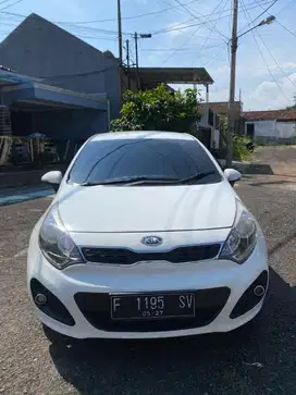 Kia rio cash credit