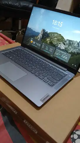 Lenovo ideapad slim 3 RAM 16 i5 gen 12 like new
