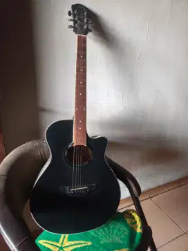 Di jual gitar Yamaha