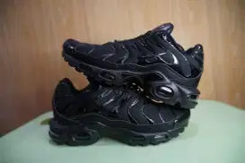 Sepatu Nike TN full black