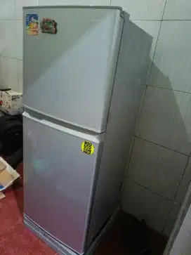 Kulkas Sharp 2 Pintu minus tidak dingin
