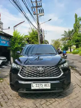 Toyota Innova Zenix 2.0 V hybrid AT 2024