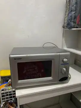 MICROWAVE SHARP BEKAS