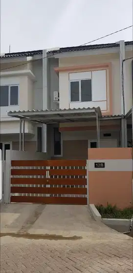 DISEWAKAN RUMAH