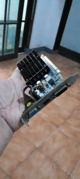 NVIDIA GeForce 210 ddr3 1gb