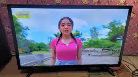 Tv led 32in merk polytron analog normal
