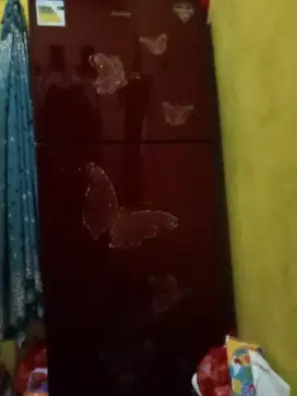 Di jual kulkas sanken 2 pintu masih mulus kondisi dingin