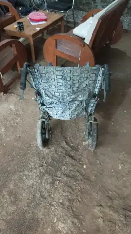 Kursi roda baru