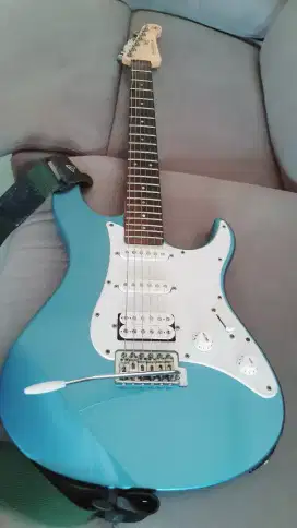 Gitar cort  pasifica original