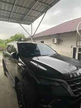 Mobil pribadi fortuner