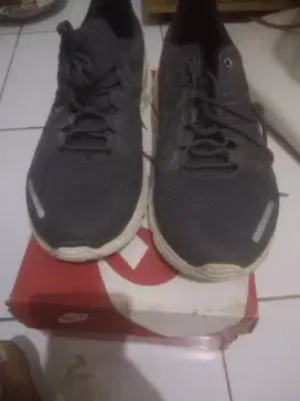 Jual sepatu sport merk spotec