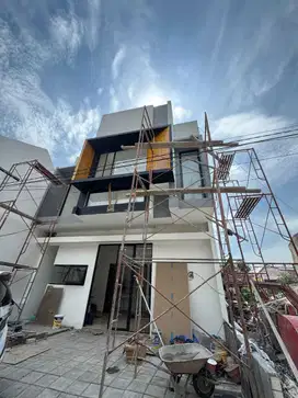 Rumah Baru 2 Lantai siap Huni di Ketintang Baru, SBY Selatan