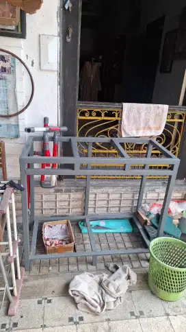 Rak akuarium besi kokoh