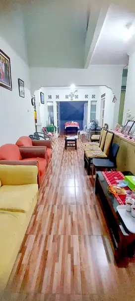 Bangunan sedikit sekat dijual cepat kondisi siap huni