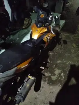 Honda cs1 gold /emas