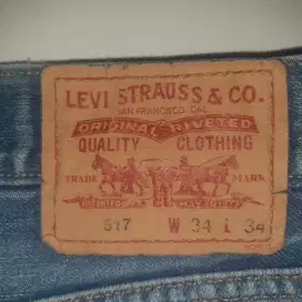 Celana jean Levis