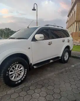 DIJUAL. Mitsubishi Pajero sport type GLX 4x4 Manual Tahun 2015