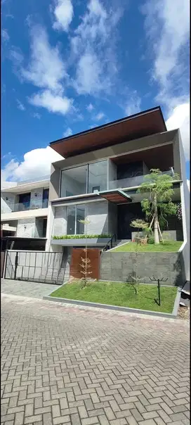 DIJUAL RUMAH SOMERSET CITRALAND 3 LANTAI KONSEP VILLA MEWAH BARU GRESS