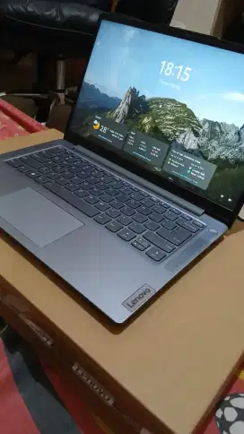 Laptop Lenovo Ideapad Slim 3 14IAH8 Arctic Grey