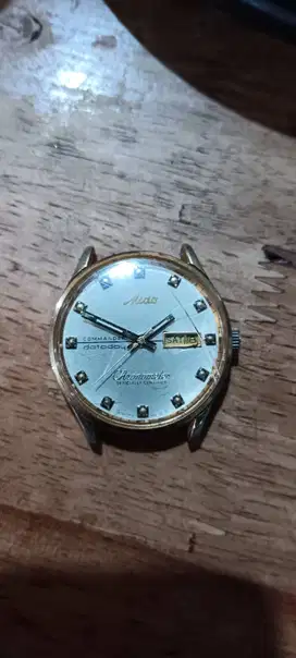Mido commander datoday chronometer gold