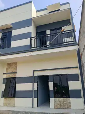 Rumah 2 Lantai Pinggir Jalan Cocok Buat Usaha Harga 350jt