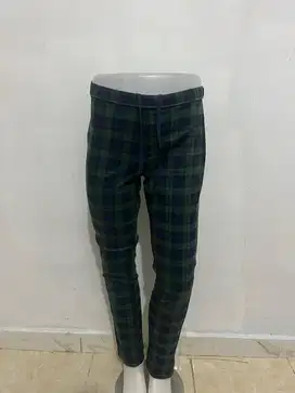 Uniqlo Celana Motof Tartan Pria