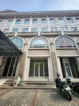 Ruko 4 Lantai Dalam Komplek Kawasan Bisnis di Green Lake City