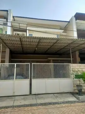 Dijual Murah Rumah Manyar Tirtoasri 2 lantai Semi Furnish