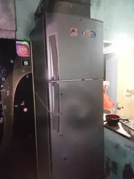 Kulkas 2 Pintu LG Minus