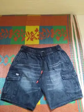 celana pendek carhat