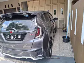 HONDA JAZZ 1.5 RS A.T
