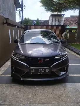 HONDA JAZZ 1.5 RS A.T