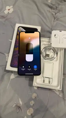 Dijual Iphone Xs Max 64GB Silver Resmi Ibox Mulus Lengkap