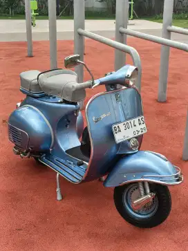 Vespa VBB 1965 Biru
