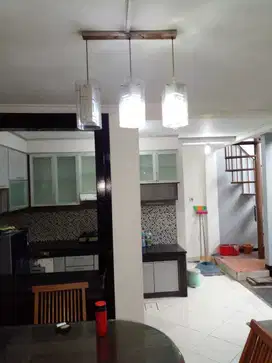 Disewakan Langka & Murah Jarang Ada Rumah Kota Baru Parahyangan Semi F