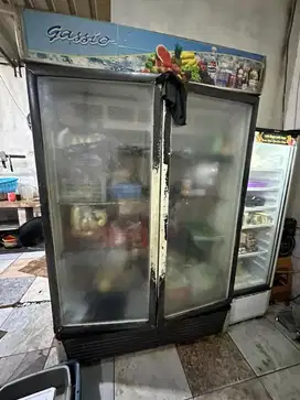 Jual Showcase 2 Pintu Bekas