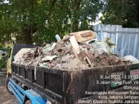 Jasa buang puing tanah