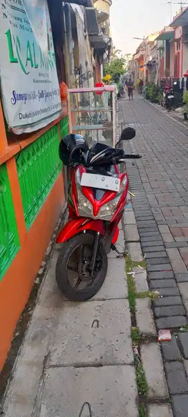 Vario kzr 2013 merah