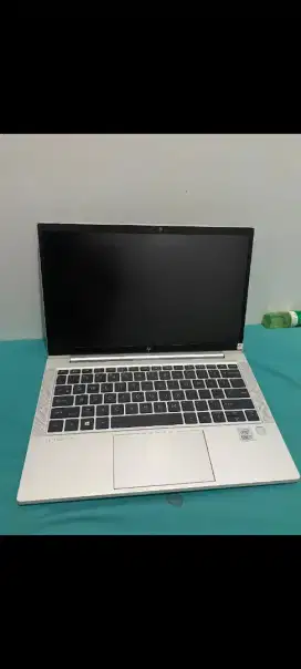 Laptop HP 830 G7
i7 gen 10