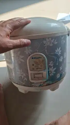 Rice cooker miyako 1,8 liter