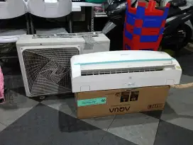 AC Sharp 1 PK, body mulus. Kondisi tidak dingin
