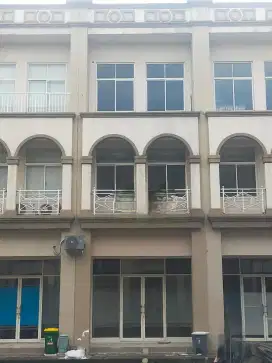 Di Sewakan Ruko 3 lantai di Rose Garden Grand Galaxy City :