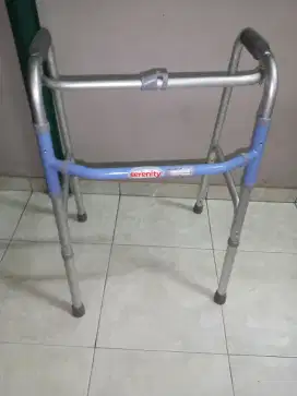Alat bantu jalan merk Serenity mulus Rp.100rb net