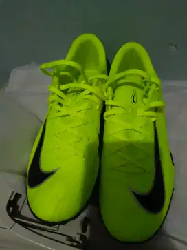 Nike mercurial terbaru