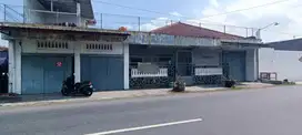 Rumah Bagus Untuk Usaha Strategis Tepi Jl Raya Sukoharjo